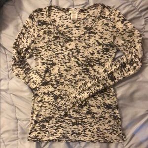 Long sleeve, black and white shirt